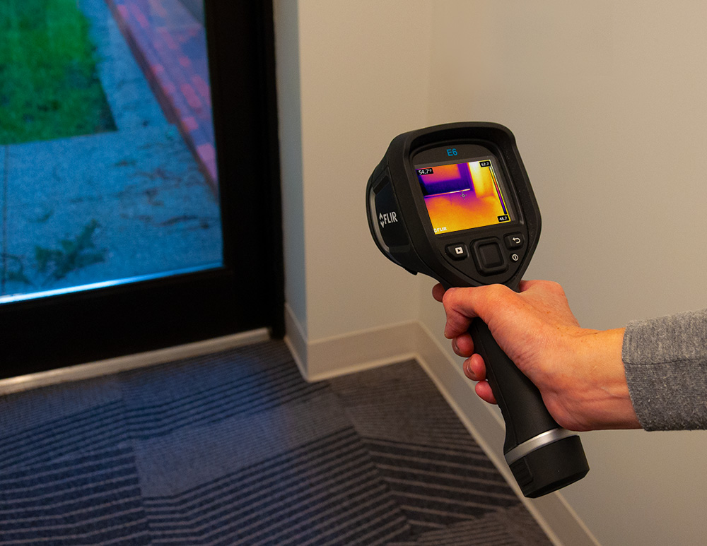 Caméra infrarouge avec plage de températures étendue FLIR E5-XT